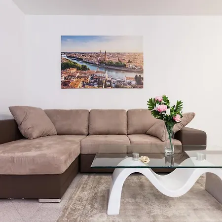 Larissa Luxury 2 Appartamento *